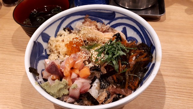 魚屋スタンドふじ　ふじ丼